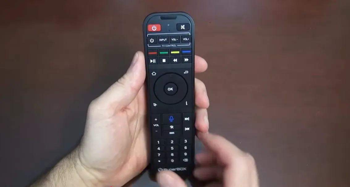 Connecting soundbars and AV receivers via HDMI eARC and optical SPDIF